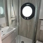 Hausboot Marieke Fuehrerscheinfrei 보트호텔 슈베린