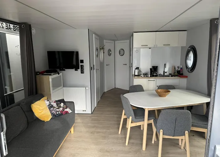 Botel Hausboot Marieke Fuehrerscheinfrei